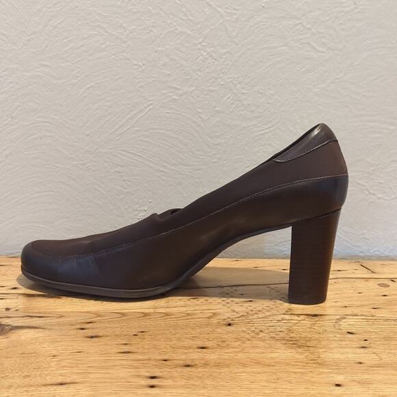 Etienne Aigner Vintage 'Trina' Block Heel Slip On Leather/Nylon Stretch Sz. 9M - Picture 3 of 13